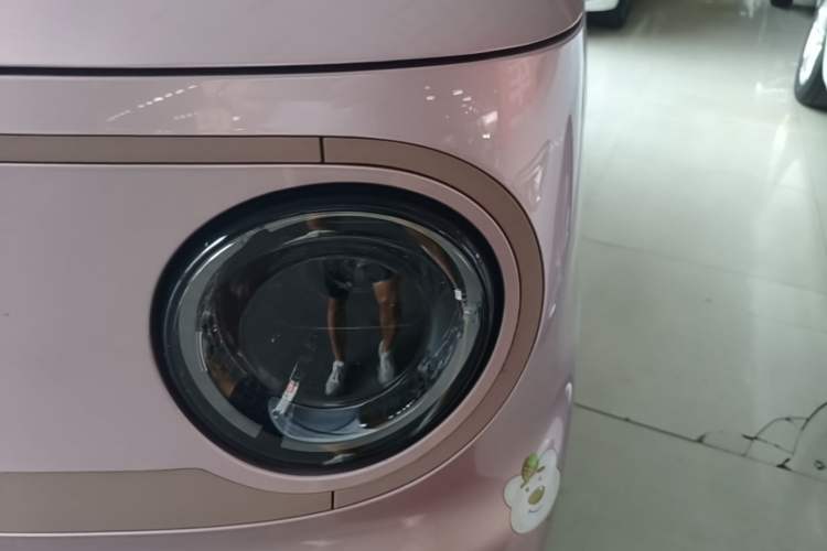 Used Geely Galaxy Panda 2024 Panda Mini 200km Endurance Bear Left Front Headlight