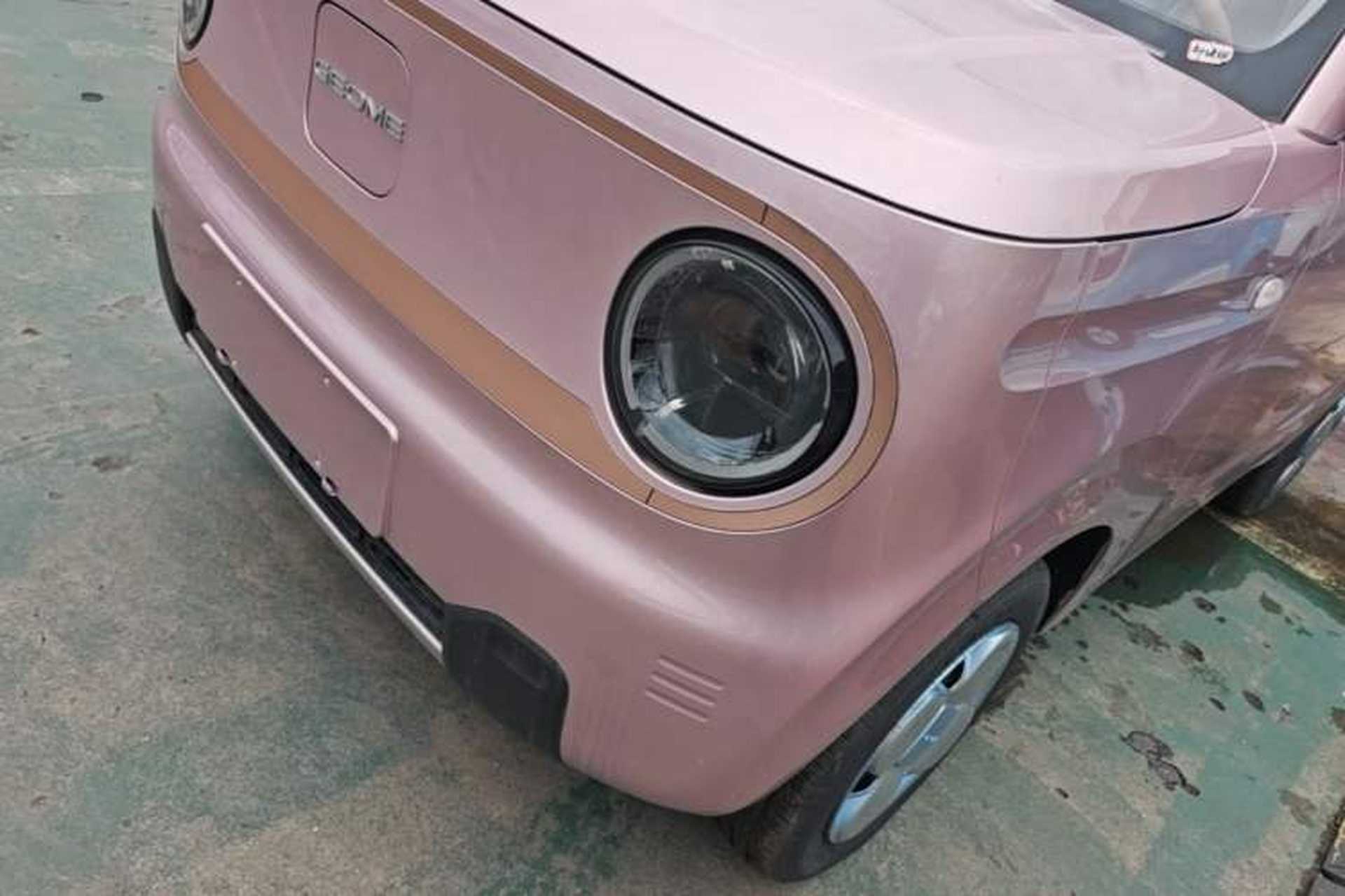 Used Geely Galaxy Panda 2024 Panda Mini 200km Endurance Bear Left Front Headlight