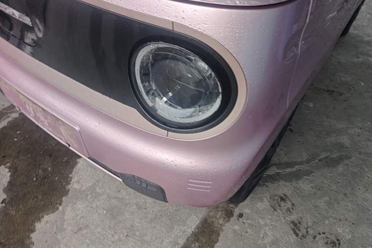 Used Geely Galaxy Panda 2024 Panda Mini 200km Endurance Bear Left Front Headlight