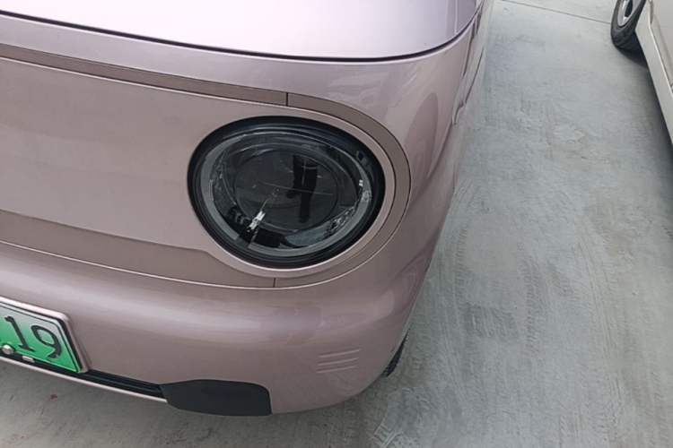 Used Geely Galaxy Panda 2024 Panda Mini 200km Endurance Bear Left Front Headlight