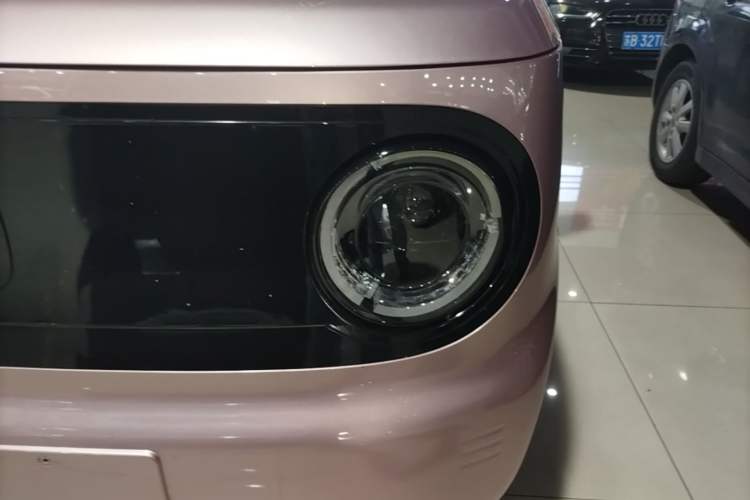 Used Geely Galaxy Panda 2024 Panda Mini 200km Endurance Bear Left Front Headlight