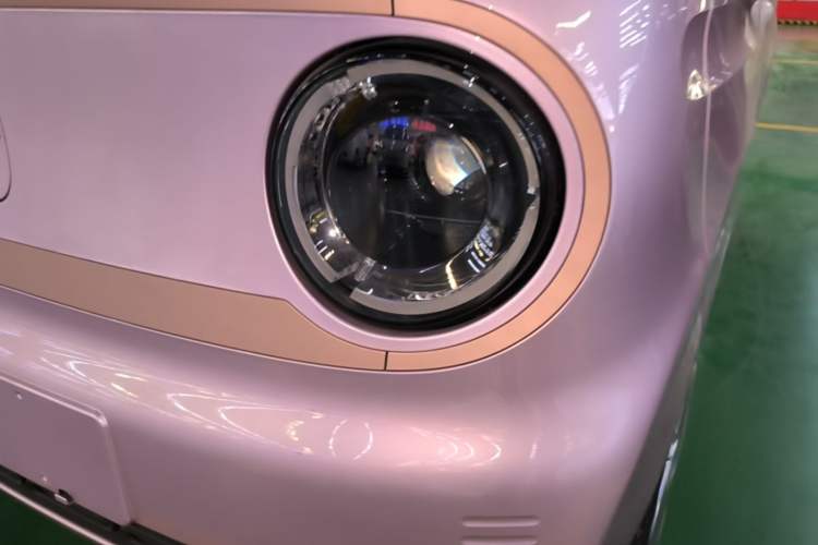 Used Geely Galaxy Panda 2024 Panda Mini 200km Endurance Bear Left Front Headlight