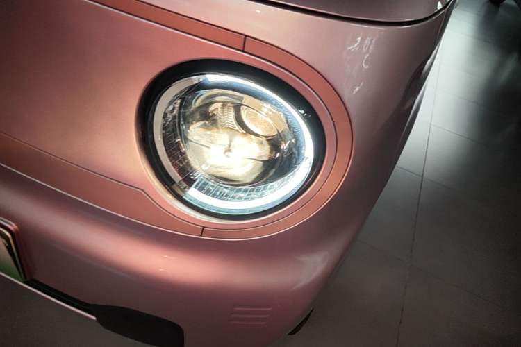 Used Geely Galaxy Panda 2024 Panda Mini 200km Endurance Bear Left Front Headlight
