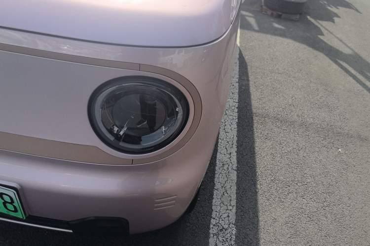 Used Geely Galaxy Panda 2024 Panda Mini 200km Endurance Bear Left Front Headlight