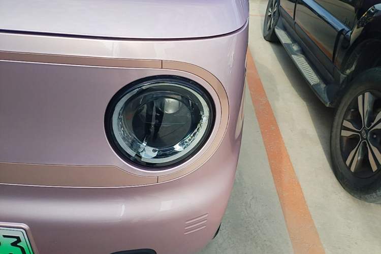 Used Geely Galaxy Panda 2024 Panda Mini 200km Endurance Bear Left Front Headlight