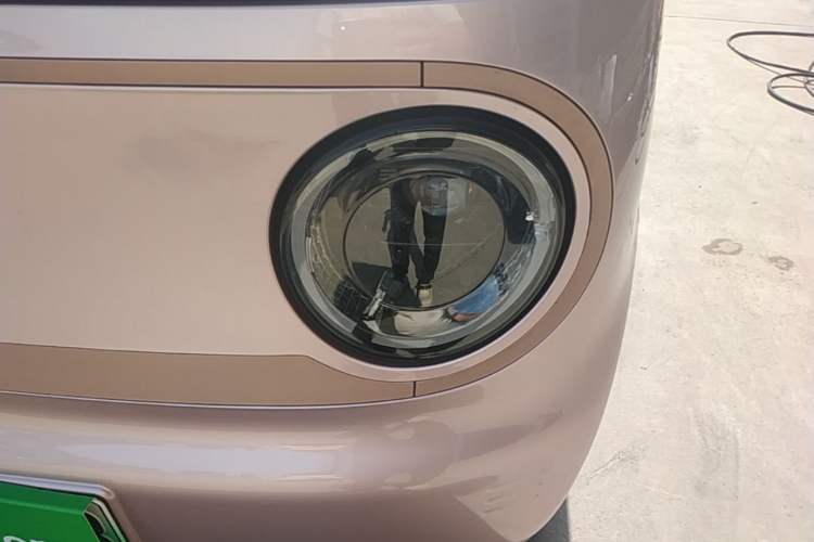 Used Geely Galaxy Panda 2024 Panda Mini 200km Endurance Bear Left Front Headlight
