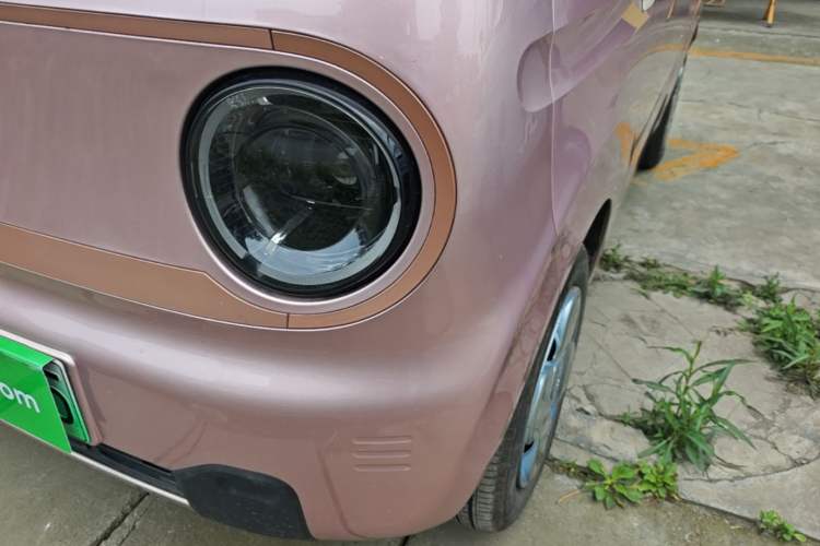 Used Geely Galaxy Panda 2024 Panda Mini 200km Endurance Bear Left Front Headlight