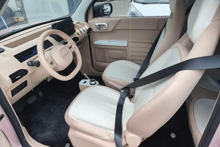 Used Geely Galaxy Panda 2024 Panda Mini 200km Endurance Bear Left Front Seat