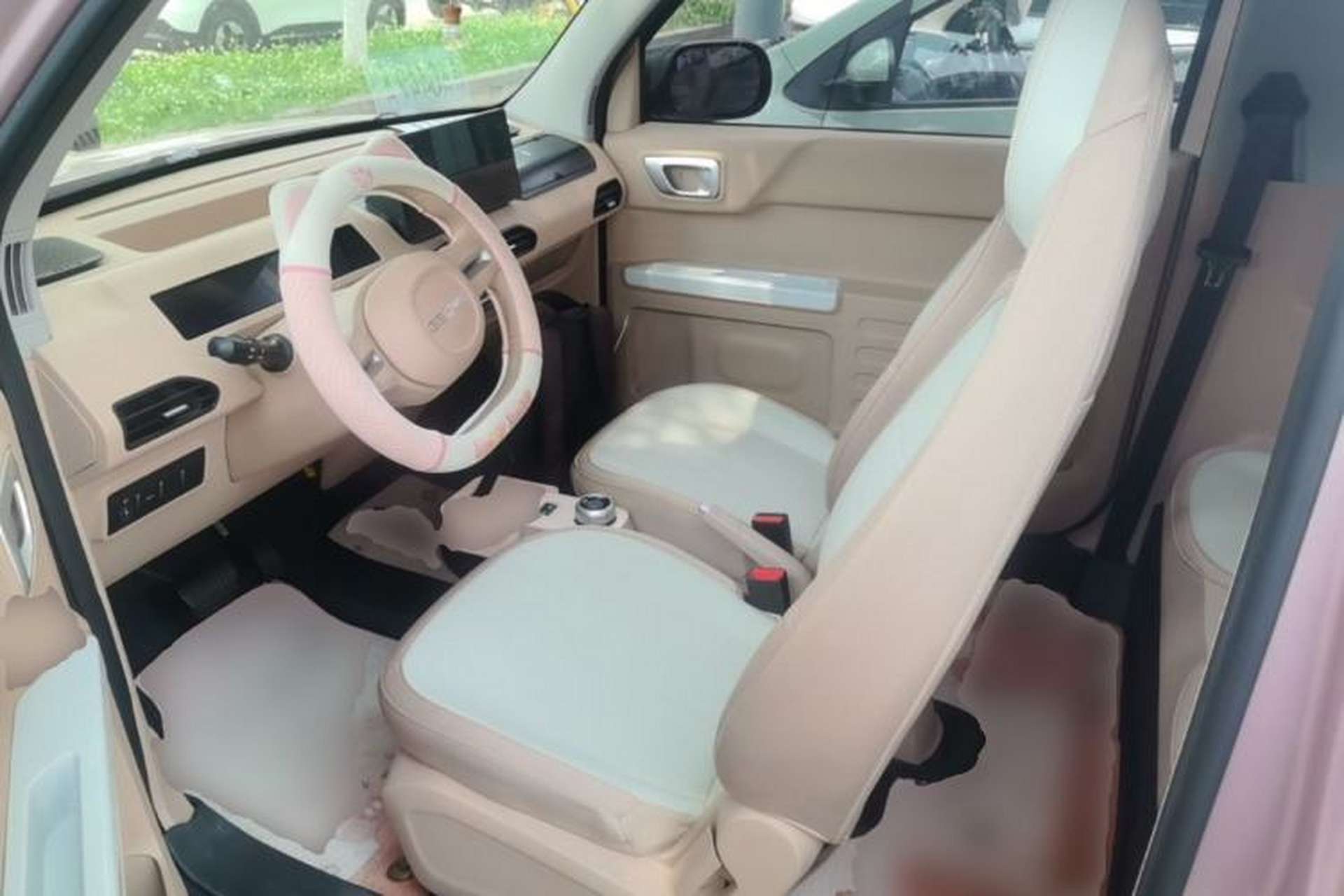 Used Geely Galaxy Panda 2024 Panda Mini 200km Endurance Bear Left Front Seat