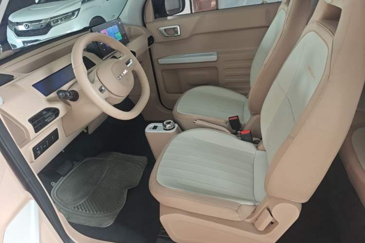 Used Geely Galaxy Panda 2024 Panda Mini 200km Endurance Bear Left Front Seat