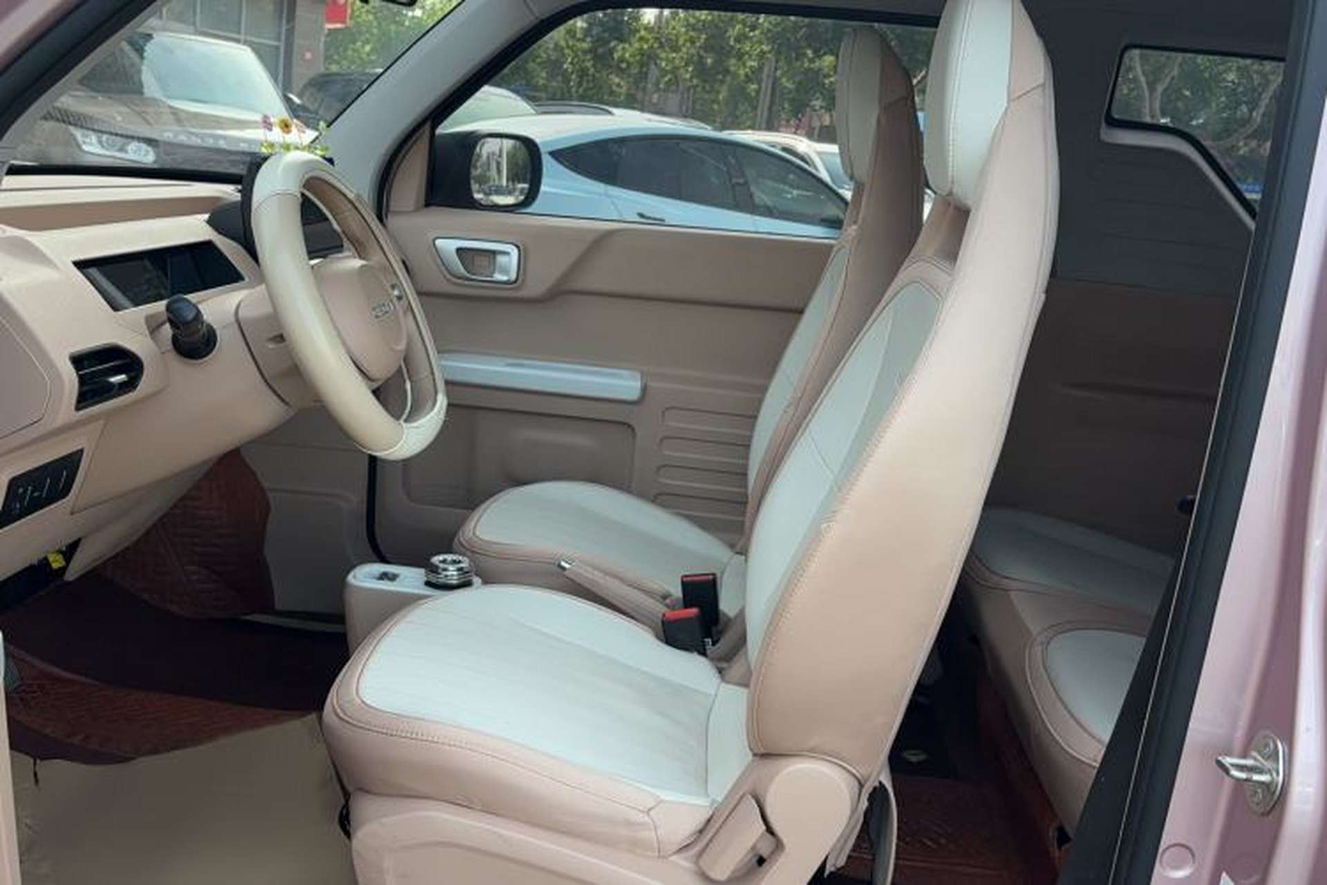 Used Geely Galaxy Panda 2024 Panda Mini 200km Endurance Bear Left Front Seat