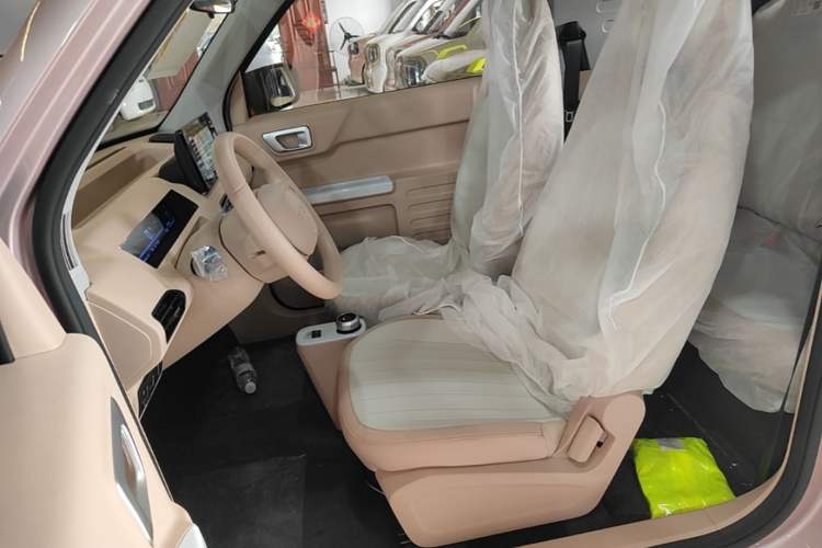 Used Geely Galaxy Panda 2024 Panda Mini 200km Endurance Bear Left Front Seat