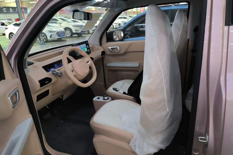 Used Geely Galaxy Panda 2024 Panda Mini 200km Endurance Bear Left Front Seat