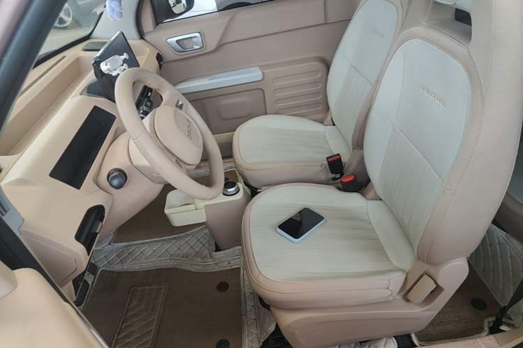 Used Geely Galaxy Panda 2024 Panda Mini 200km Endurance Bear Left Front Seat