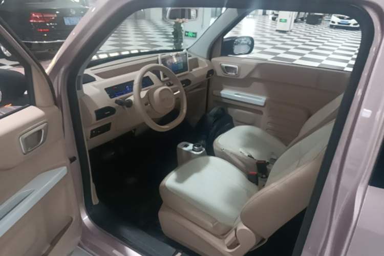 Used Geely Galaxy Panda 2024 Panda Mini 200km Endurance Bear Left Front Seat