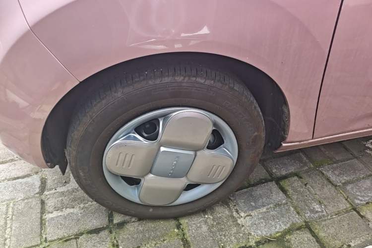 Used Geely Galaxy Panda 2024 Panda Mini 200km Endurance Bear Left Front Wheel Hub