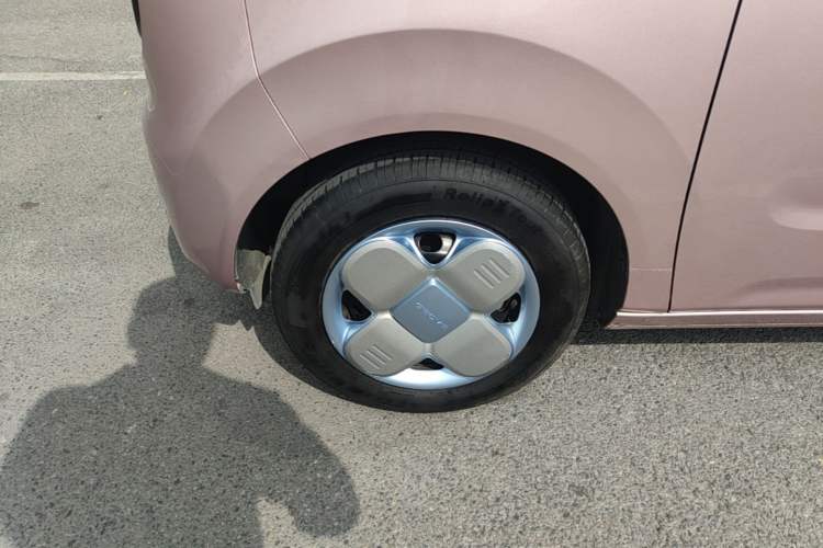 Used Geely Galaxy Panda 2024 Panda Mini 200km Endurance Bear Left Front Wheel Hub
