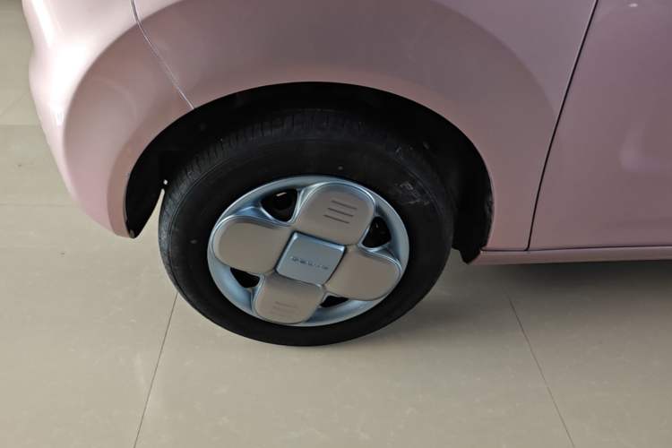 Used Geely Galaxy Panda 2024 Panda Mini 200km Longteng PRO Edition Left Front Wheel Hub