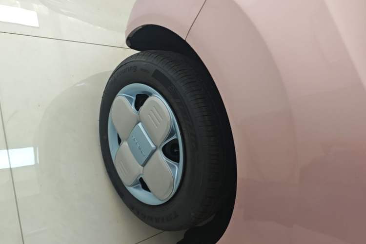 Used Geely Galaxy Panda 2024 Panda Mini 200km Endurance Bear Left Front Wheel Hub