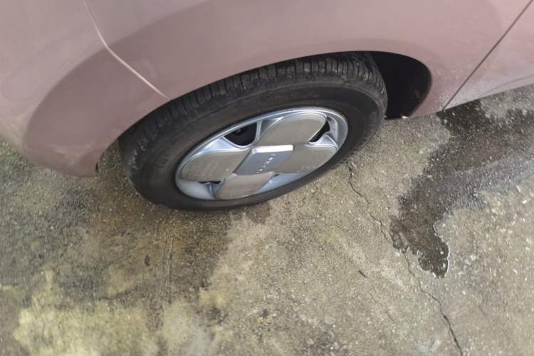 Used Geely Galaxy Panda 2024 Panda Mini 200km Dragon Edition Left Front Wheel Hub