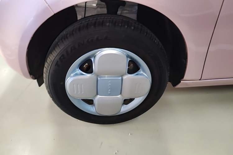 Used Geely Galaxy Panda 2024 Panda Mini 200km Endurance Bear Left Front Wheel Hub