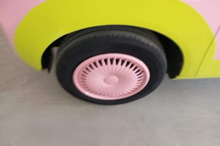 Used Geely Galaxy Panda 2024 Panda Mini 200km Endurance Bear Left Front Wheel Hub
