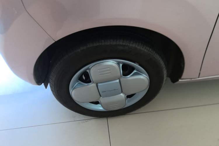 Used Geely Galaxy Panda 2024 Panda Mini 200km Endurance Bear Left Front Wheel Hub