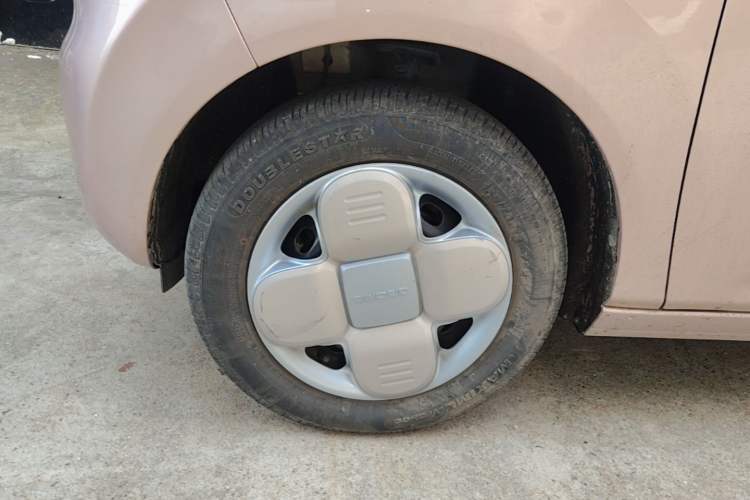 Used Geely Galaxy Panda 2024 Panda Mini 200km Endurance Bear Left Front Wheel Hub