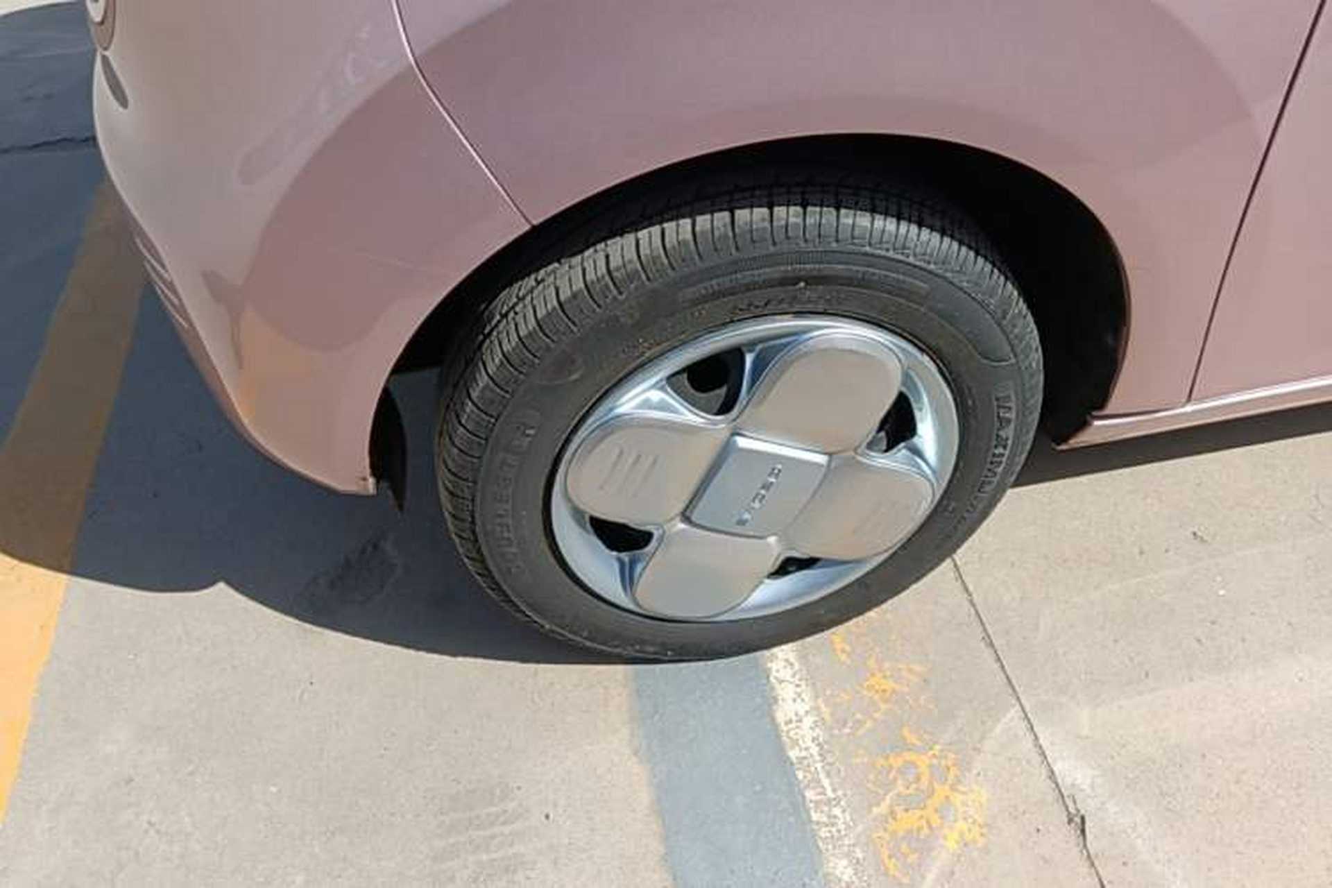 Used Geely Galaxy Panda 2024 Panda Mini 200km Endurance Bear Left Front Wheel Hub