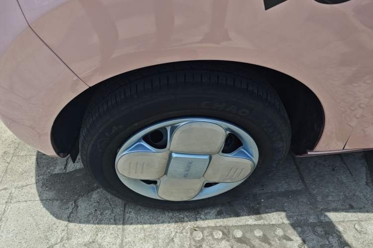 Used Geely Galaxy Panda 2024 Panda Mini 200km Longteng PRO Edition Left Front Wheel Hub