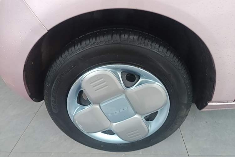 Used Geely Galaxy Panda 2024 Panda Mini 200km Endurance Bear Left Front Wheel Hub