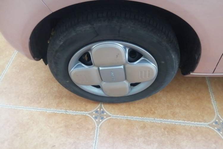 Used Geely Galaxy Panda 2024 Panda Mini 200km Endurance Bear Left Front Wheel Hub
