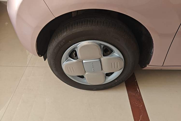 Used Geely Galaxy Panda 2024 Panda Mini 200km Endurance Bear Left Front Wheel Hub