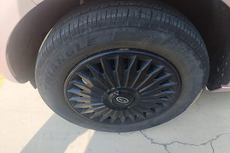 Used Geely Galaxy Panda 2024 Panda Mini 200km Endurance Bear Left Front Wheel Hub