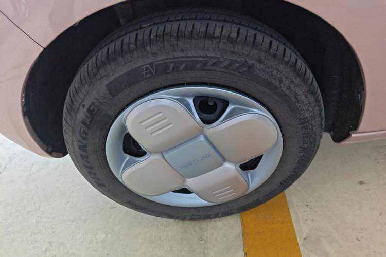 Used Geely Galaxy Panda 2024 Panda Mini 200km Endurance Bear Left Front Wheel Hub