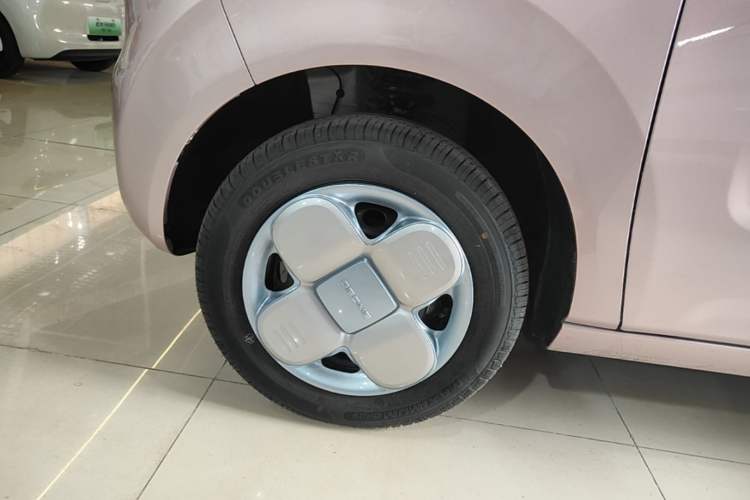 Used Geely Galaxy Panda 2024 Panda Mini 200km Endurance Bear Left Front Wheel Hub
