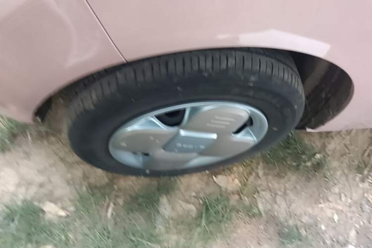 Used Geely Galaxy Panda 2024 Panda Mini 200km Endurance Bear Left Front Wheel Hub