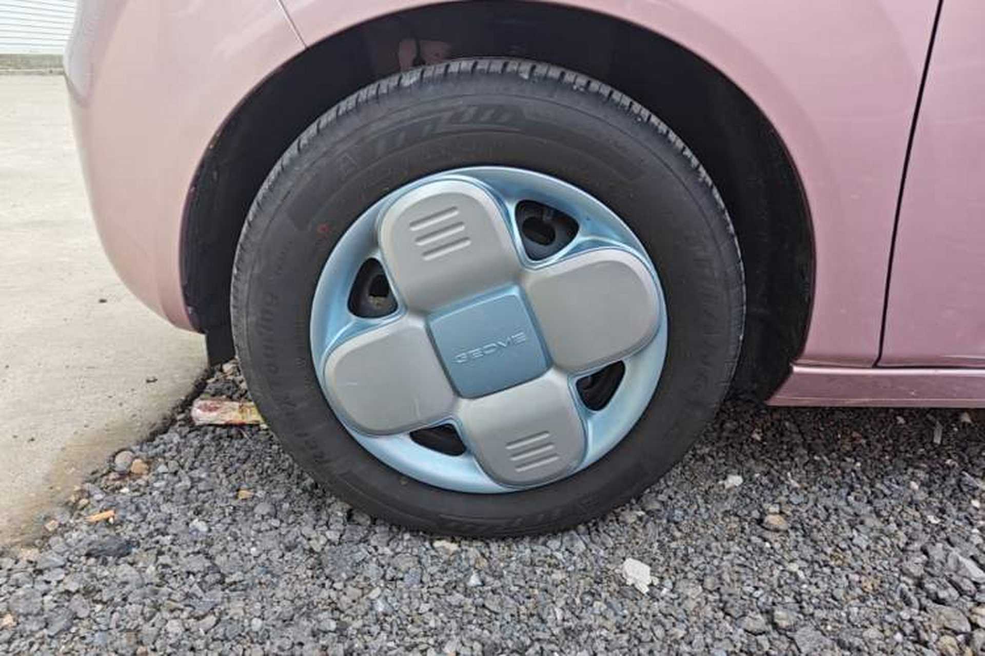 Used Geely Galaxy Panda 2024 Panda Mini 200km Endurance Bear Left Front Wheel Hub