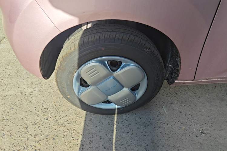Used Geely Galaxy Panda 2024 Panda Mini 200km Endurance Bear Left Front Wheel Hub