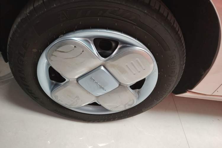 Used Geely Galaxy Panda 2024 Panda Mini 200km Longteng PRO Edition Left Front Wheel Hub