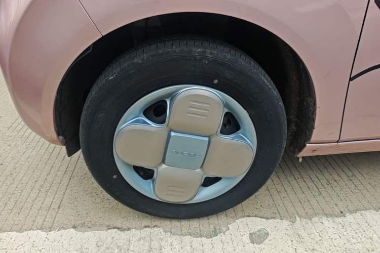 Used Geely Galaxy Panda 2024 Panda Mini 200km Endurance Bear Left Front Wheel Hub