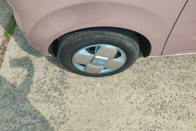 Used Geely Galaxy Panda 2024 Panda Mini 200km Endurance Bear Left Front Wheel Hub