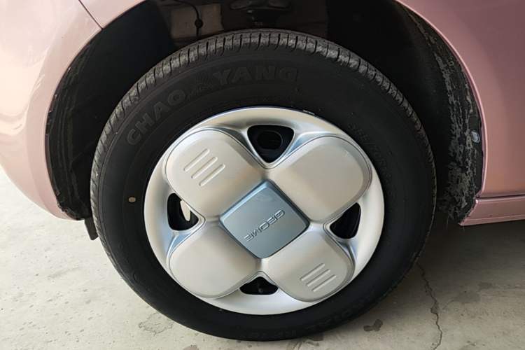 Used Geely Galaxy Panda 2024 Panda Mini 200km Endurance Bear Left Front Wheel Hub