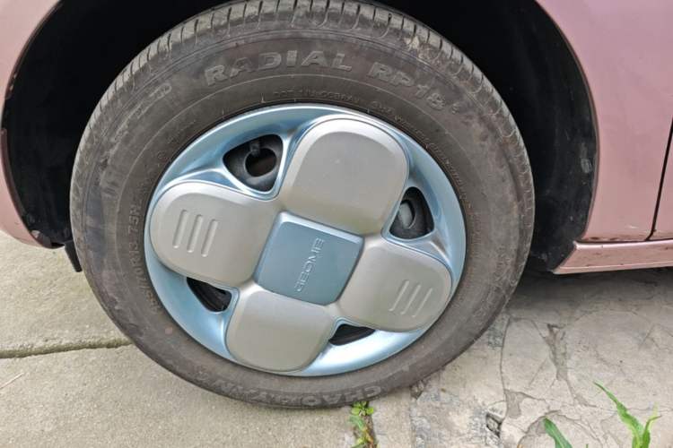 Used Geely Galaxy Panda 2024 Panda Mini 200km Endurance Bear Left Front Wheel Hub