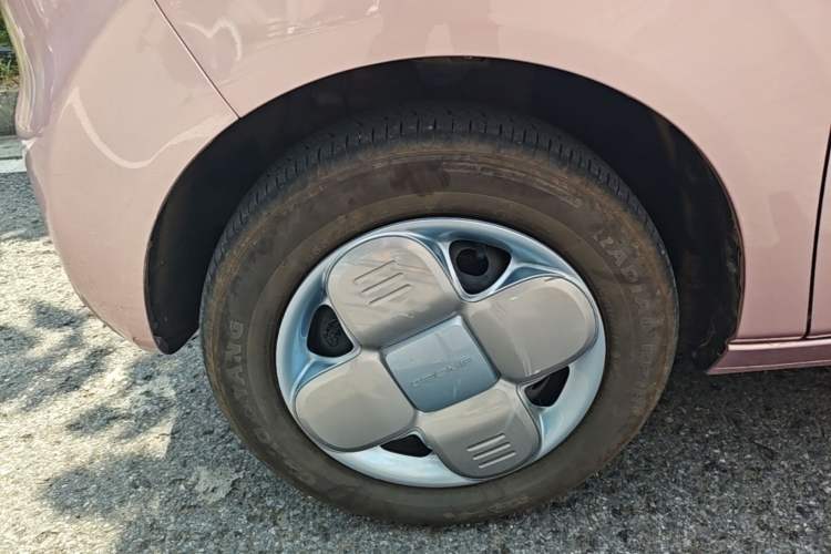 Used Geely Galaxy Panda 2024 Panda Mini 200km Endurance Bear Left Front Wheel Hub