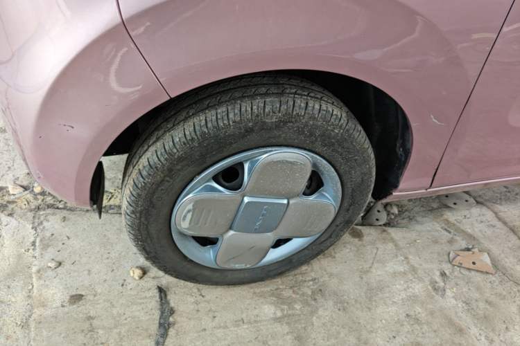 Used Geely Galaxy Panda 2024 Panda Mini 200km Endurance Bear Left Front Wheel Hub