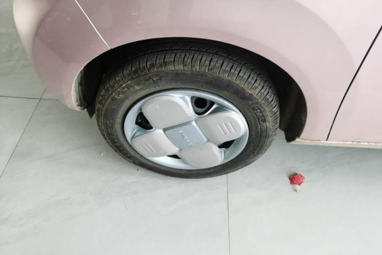 Used Geely Galaxy Panda 2024 Panda Mini 200km Endurance Bear Left Front Wheel Hub
