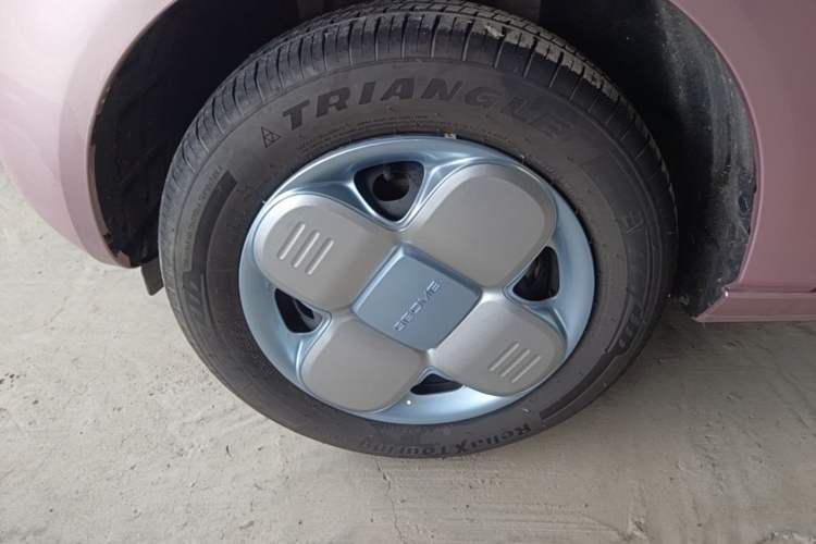Used Geely Galaxy Panda 2024 Facelifted Panda Mini 200km Dragon Edition Left Front Wheel Hub