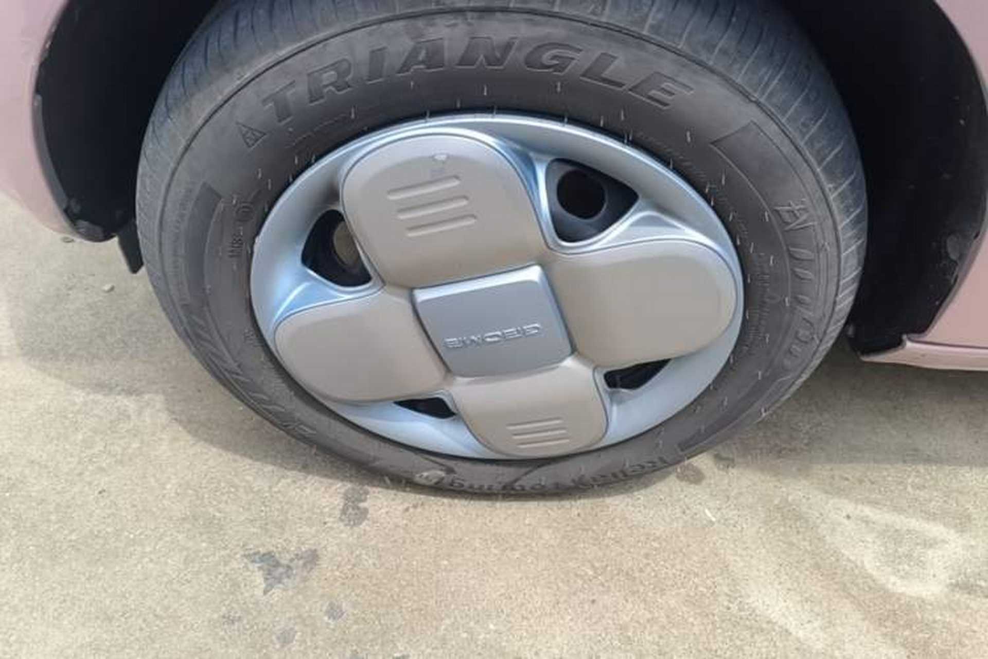 Used Geely Galaxy Panda 2024 Panda Mini 200km Longteng PRO Edition Left Front Wheel Hub