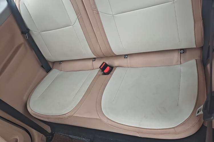 Used Geely Galaxy Panda 2024 Panda Mini 200km Endurance Bear Left Rear Seat